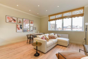Pass the Keys Beautifully designed loft 20 mins central London
